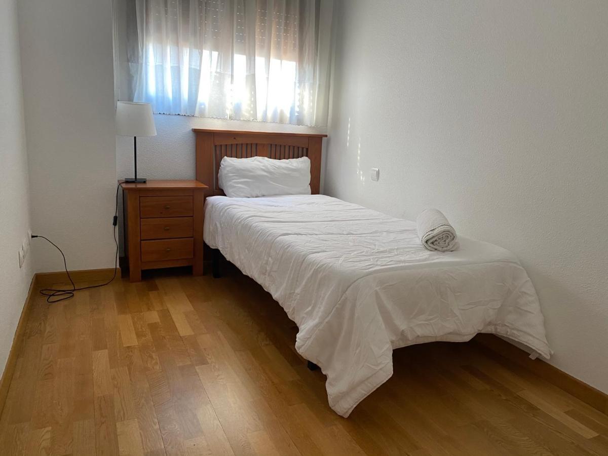 Apartment Madrid Barajas Bagian luar foto