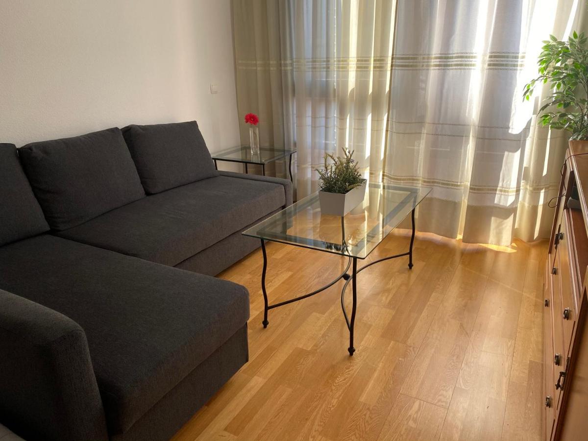 Apartment Madrid Barajas Bagian luar foto