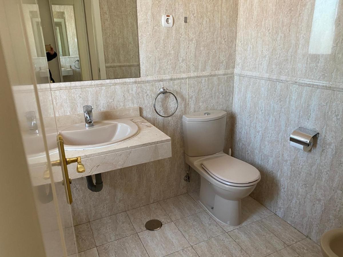 Apartment Madrid Barajas Bagian luar foto
